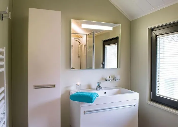 2 Au Bord Du De L'eau D'heure Froid-Chapelle