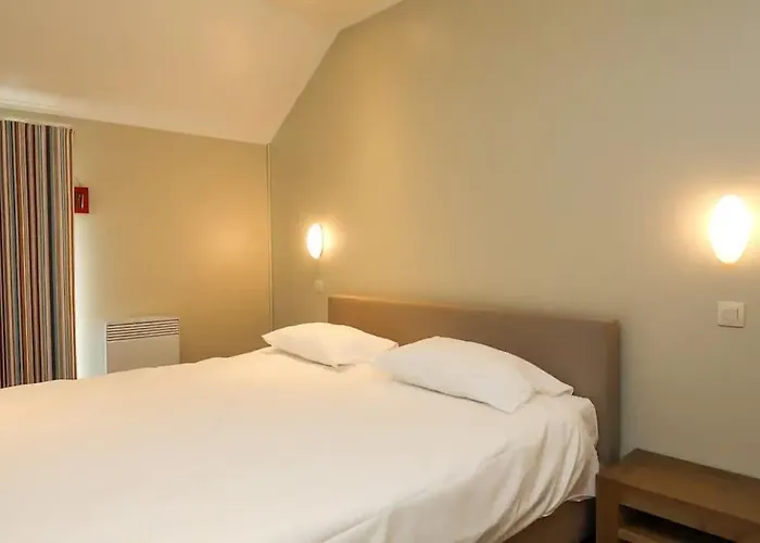 2 Au Bord Du De L'eau D'heure Villa