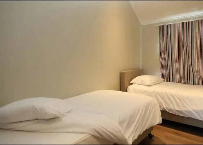 2 Au Bord Du De L'eau D'heure Villa *