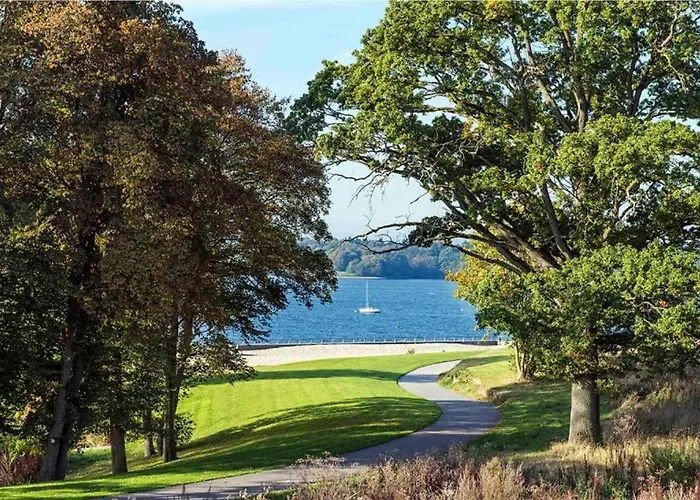 2 Au Bord Du De L'eau D'heure Villa